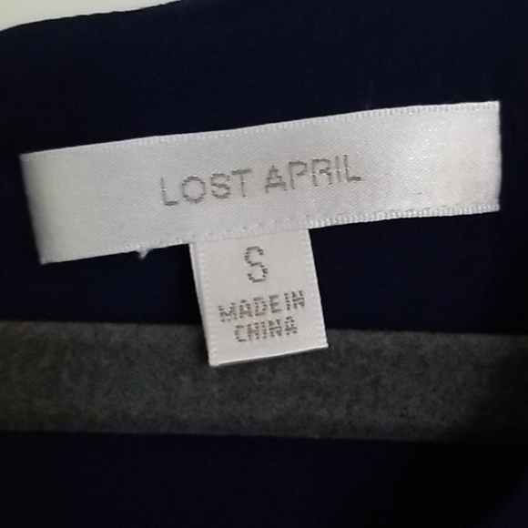 EUC Navy Lost April Dress Size Small - Picture 4 of 6